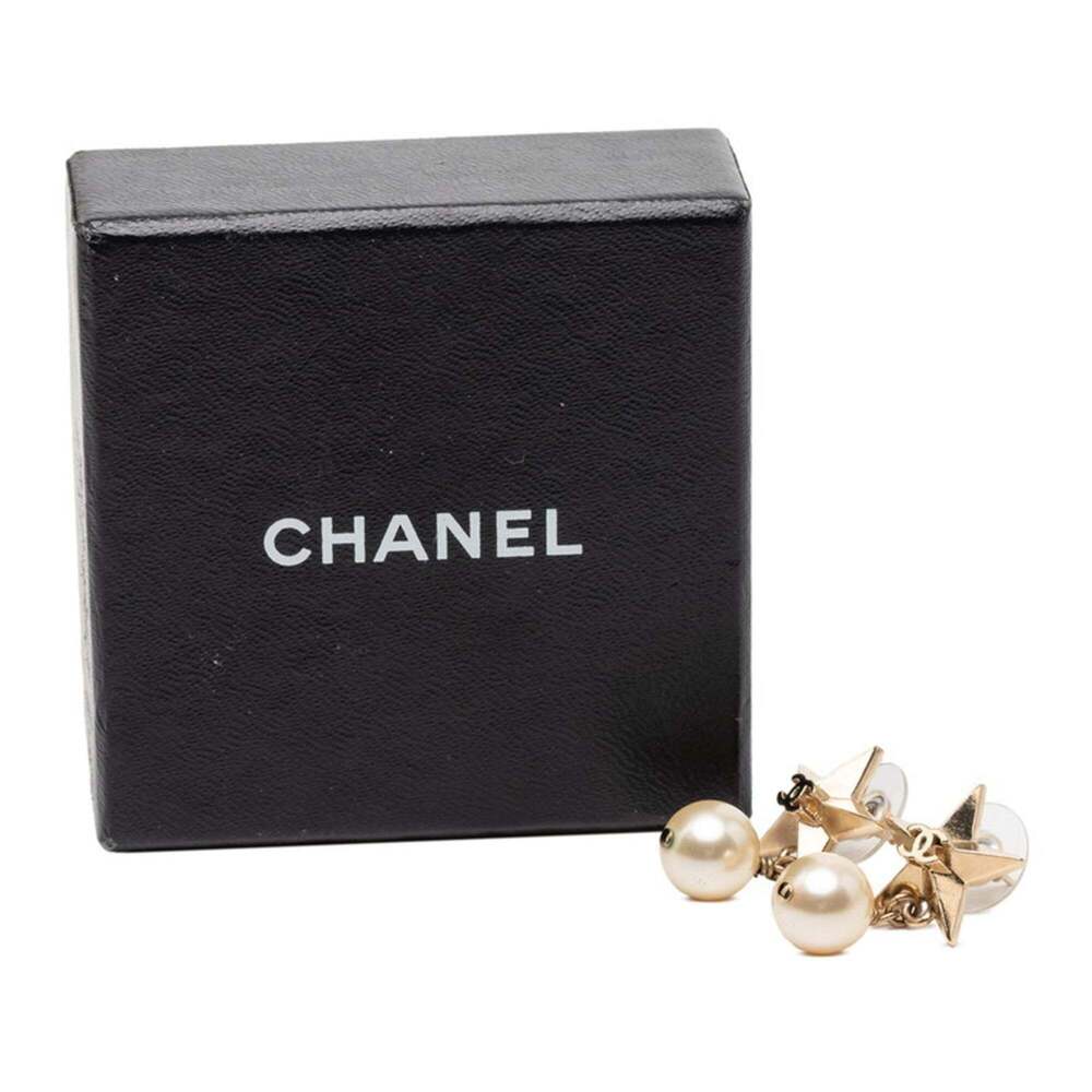 CHANEL Authentic Green Pearl Logo Earrings - Picture 4 of 4